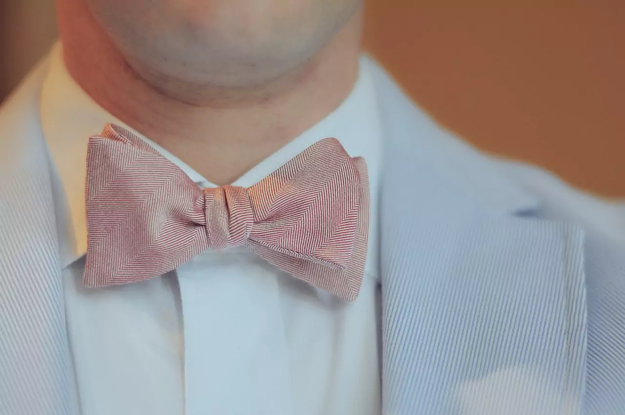 beige-bowtie